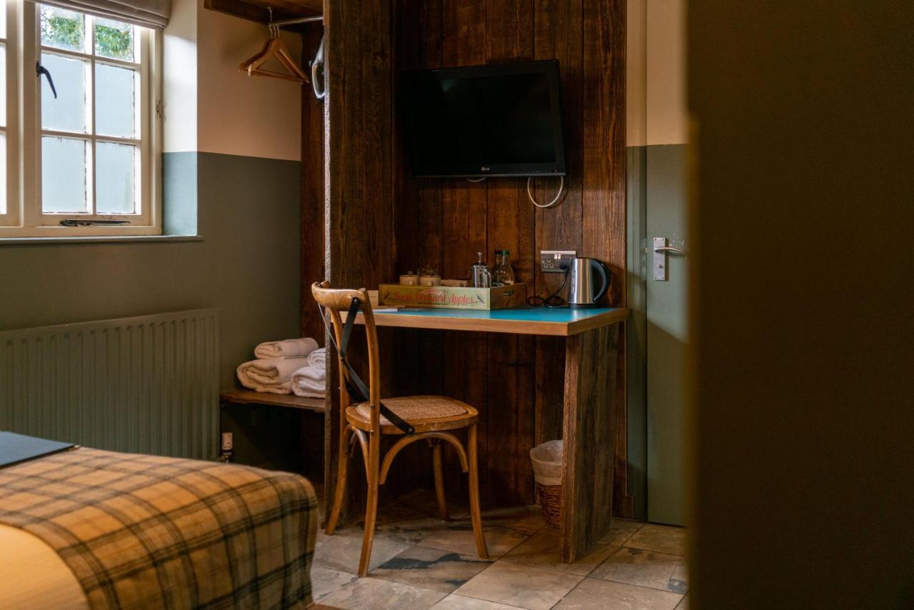 Bourne Valley Inn Saint Mary Bourne Екстер'єр фото